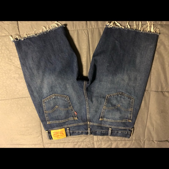 511 Levi shorts - Picture 3 of 4